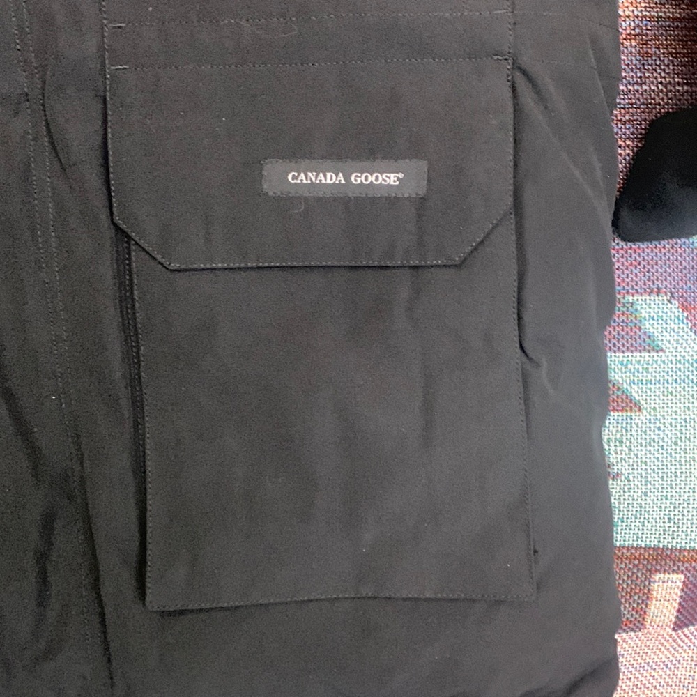 Outdoor sports hooded Canada goose adventure down jacket, good windproof effect - Picture 4 of 5